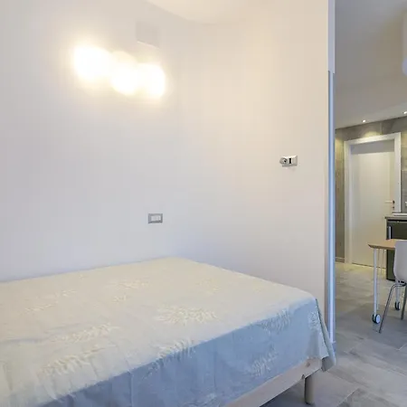 Joivy Modern With Balcony Near * ميلان