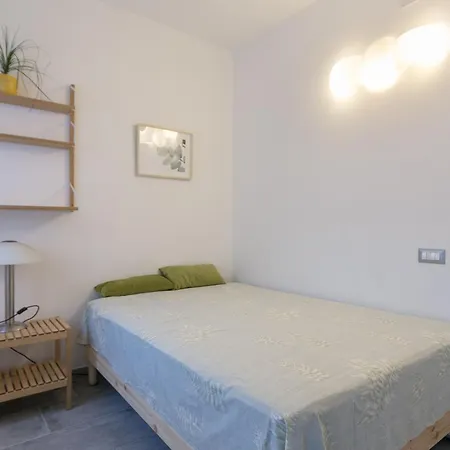 Joivy Modern With Balcony Near شقة ميلان